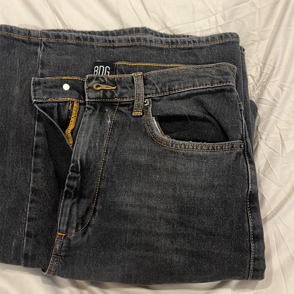 BDG wide leg high rise jeans size 28